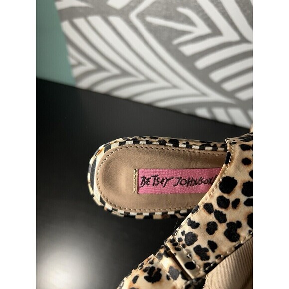 Betsey Johnson Irving Heels Leopard Animal Print big bow mobwife Shoes Size 6.5 - Picture 2 of 7